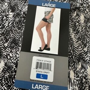 Brand New with tags Ladies skort size L